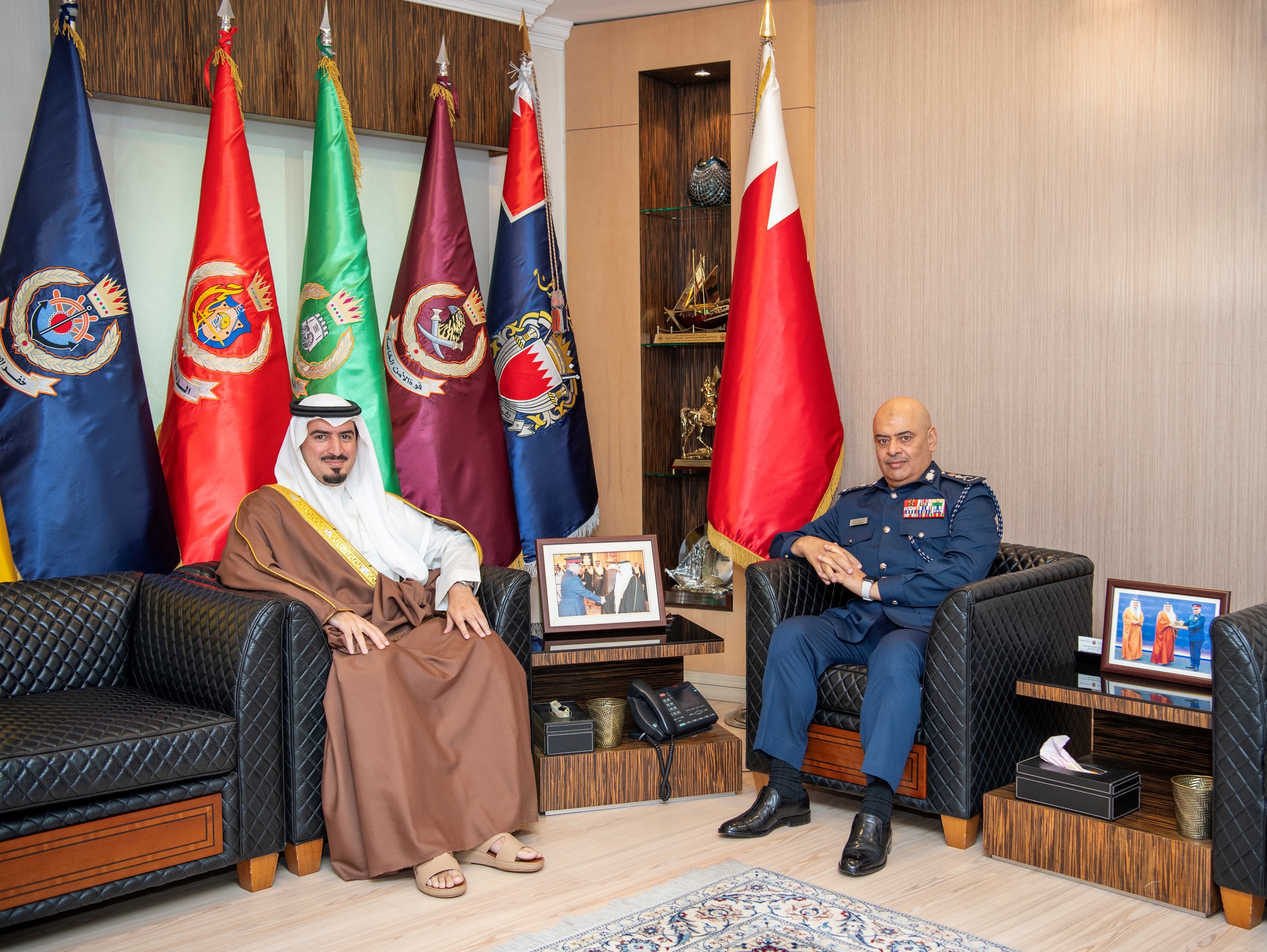 رئيس الأمن العام يستقبل محافظ العاصمة ويؤكد دعم برامج المحافظة في خدمة المواطنين<